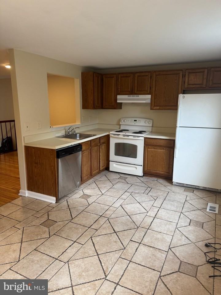 18952 Ebbtide Cir - Photo 4 of 19