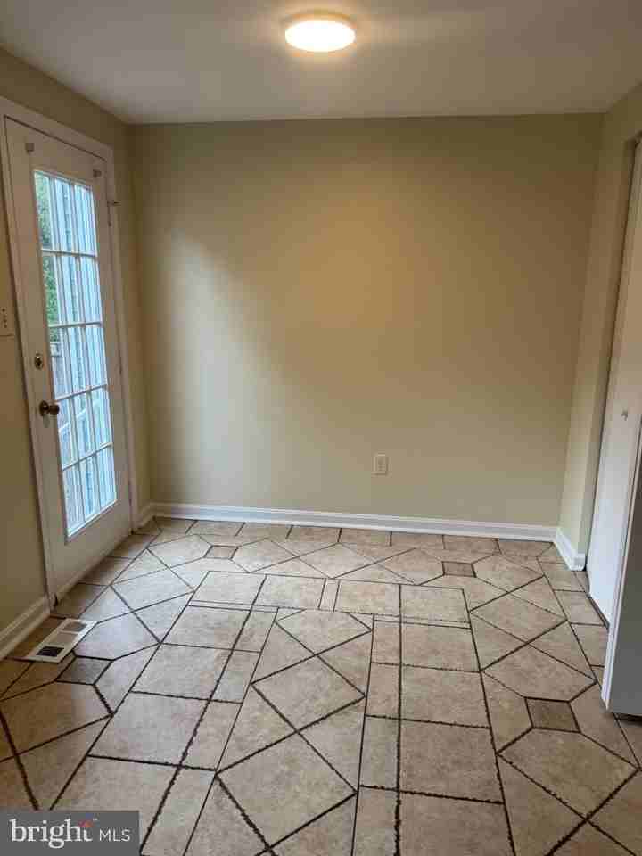 18952 Ebbtide Cir - Photo 5 of 19