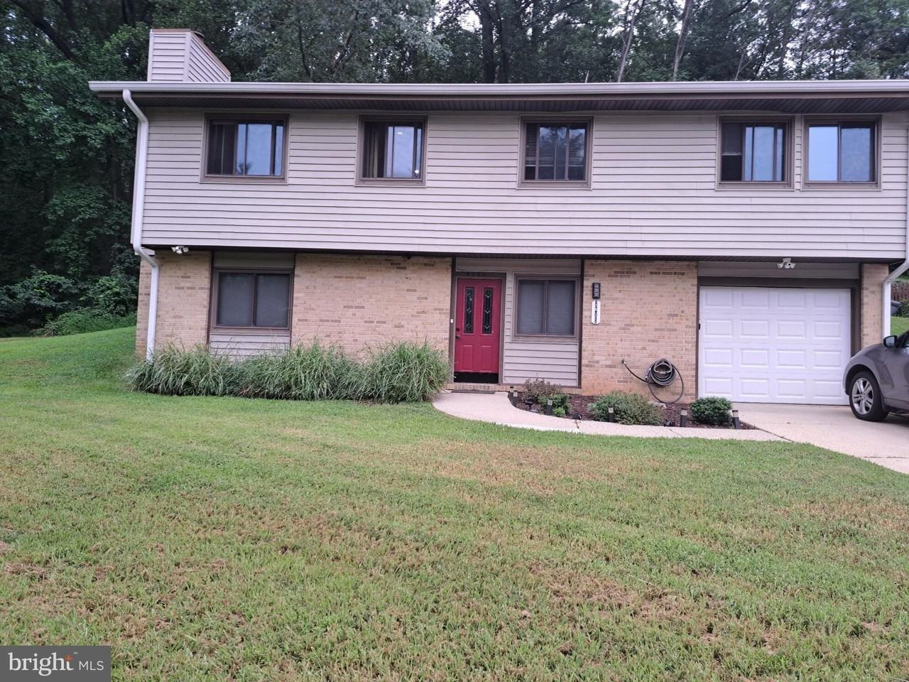 8208 Cagle Rd - Photo 2 of 37