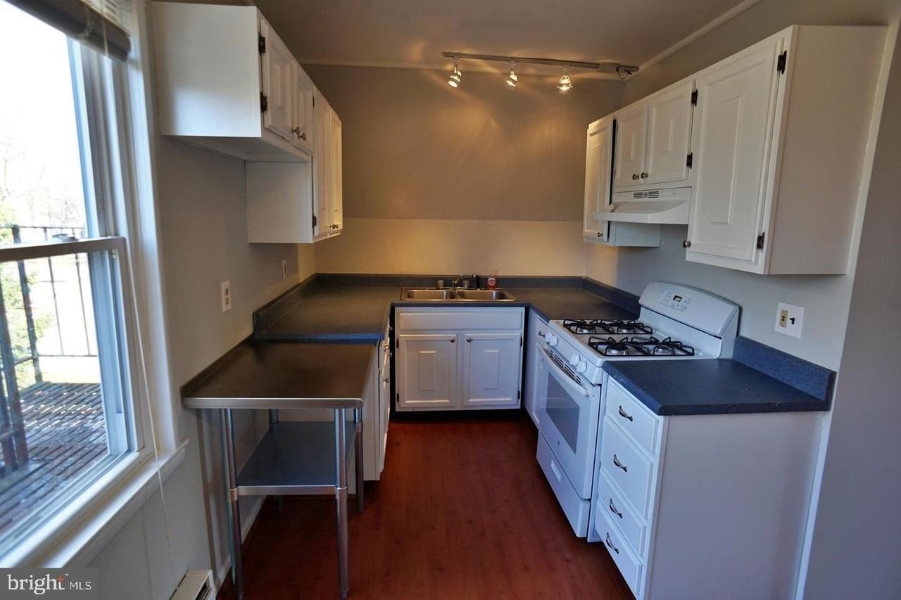 32 Woodland Ave #B - Photo 2 of 7