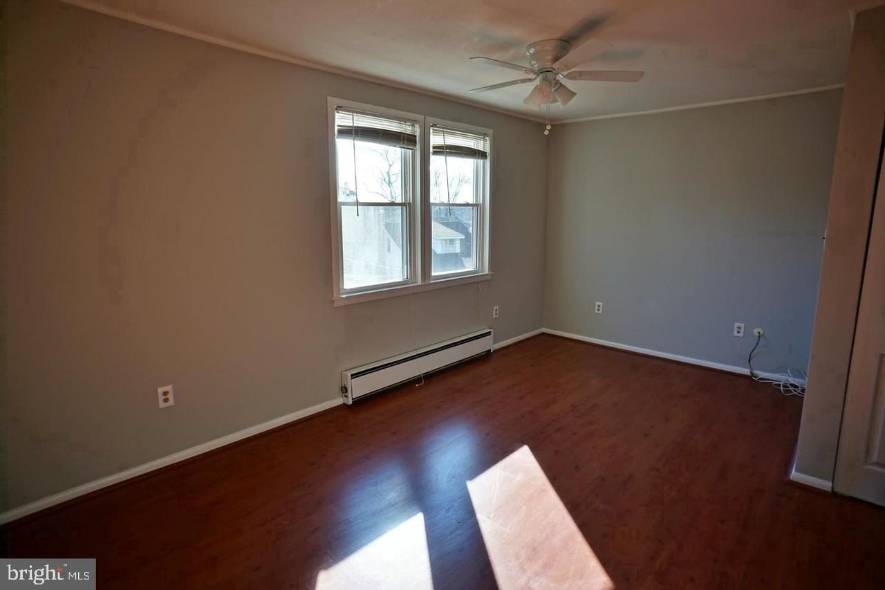 32 Woodland Ave #B - Photo 3 of 7