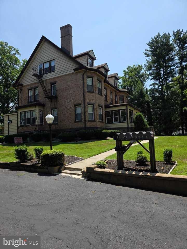 1456 Pennington Rd - Photo 2 of 25
