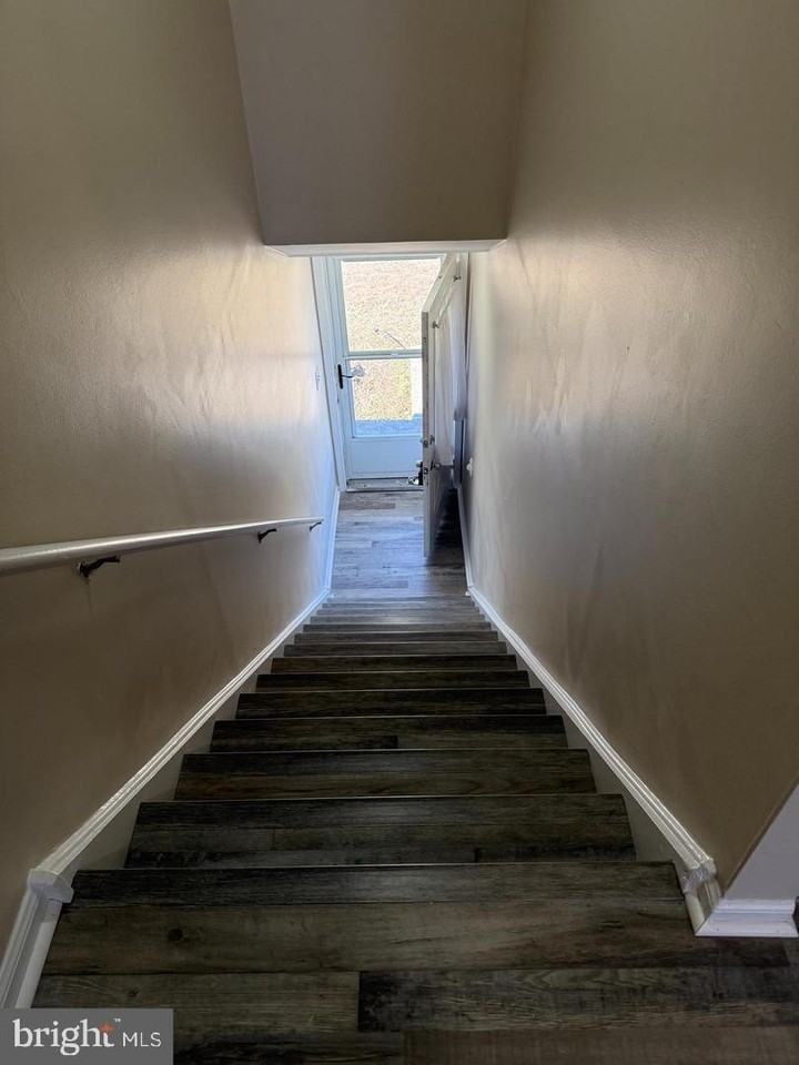 4515 Rosemarie Dr - Photo 2 of 20