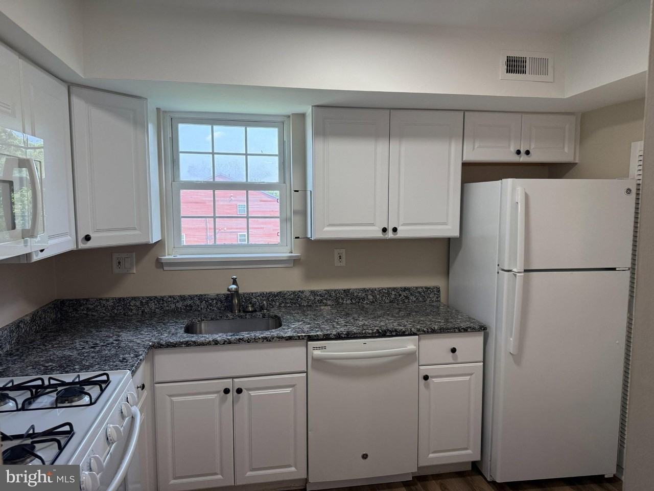 4515 Rosemarie Dr - Photo 6 of 20