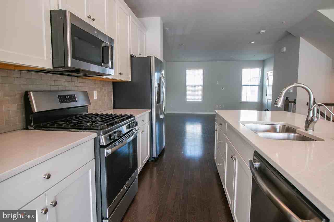 308 Blue Welsh St - Photo 3 of 30
