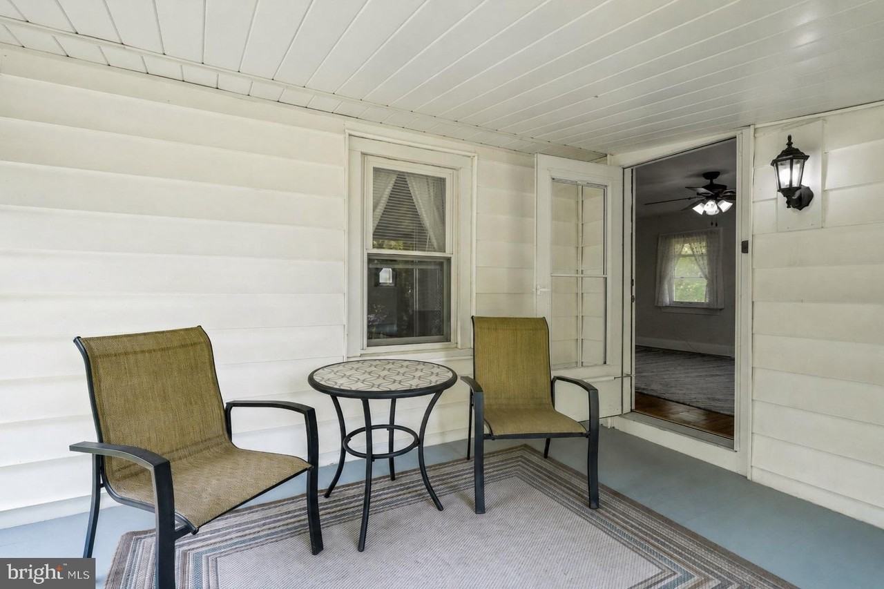 40 Reeceville Rd - Photo 4 of 32