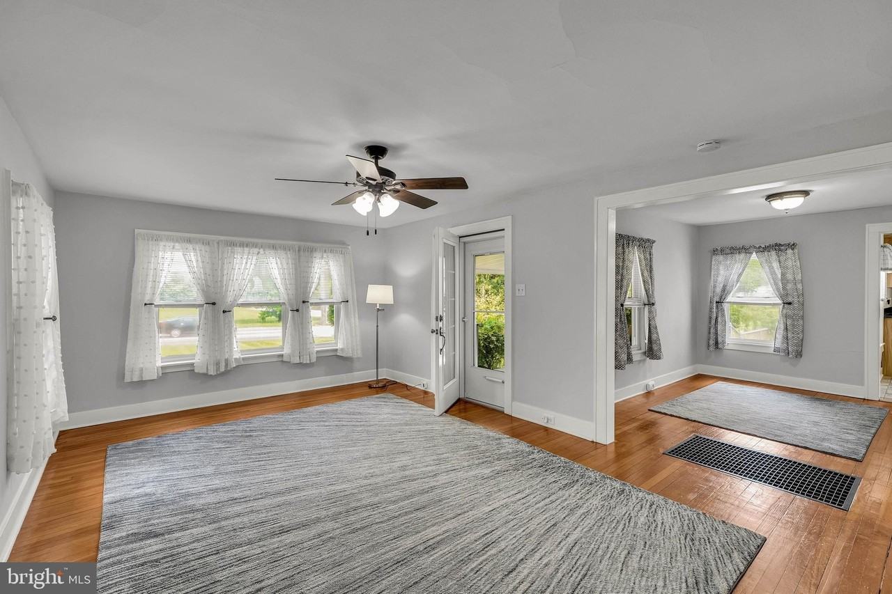40 Reeceville Rd - Photo 5 of 32