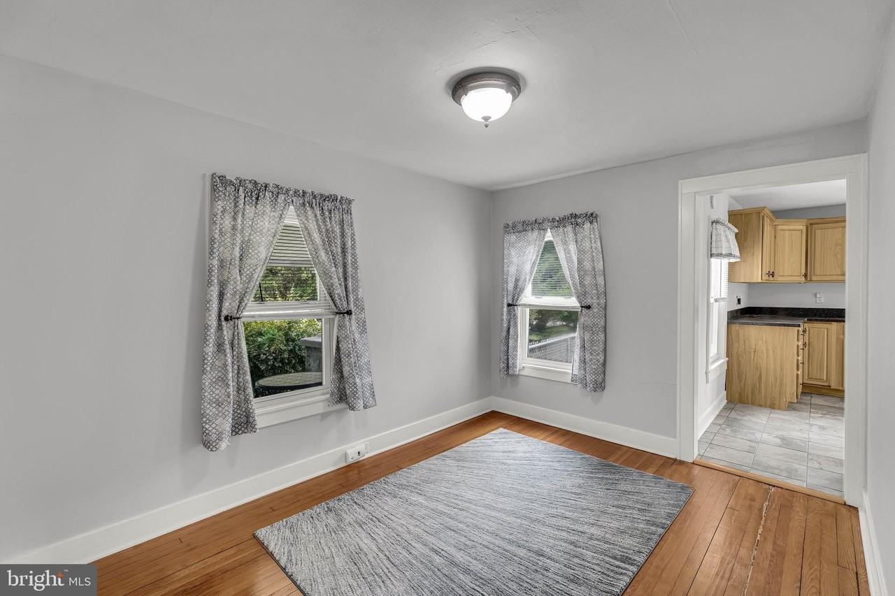 40 Reeceville Rd - Photo 6 of 32