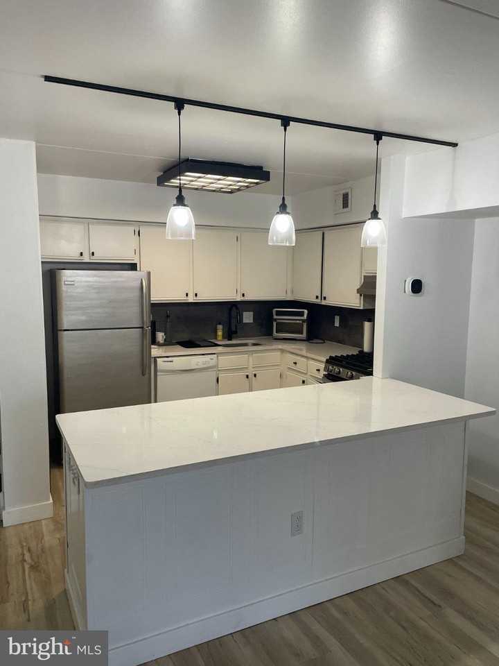 111 Stony Way - Photo 3 of 11
