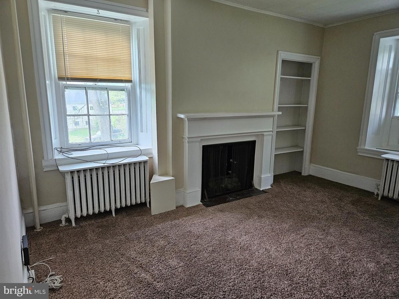 211 S Henderson Rd #3 - Photo 2 of 11