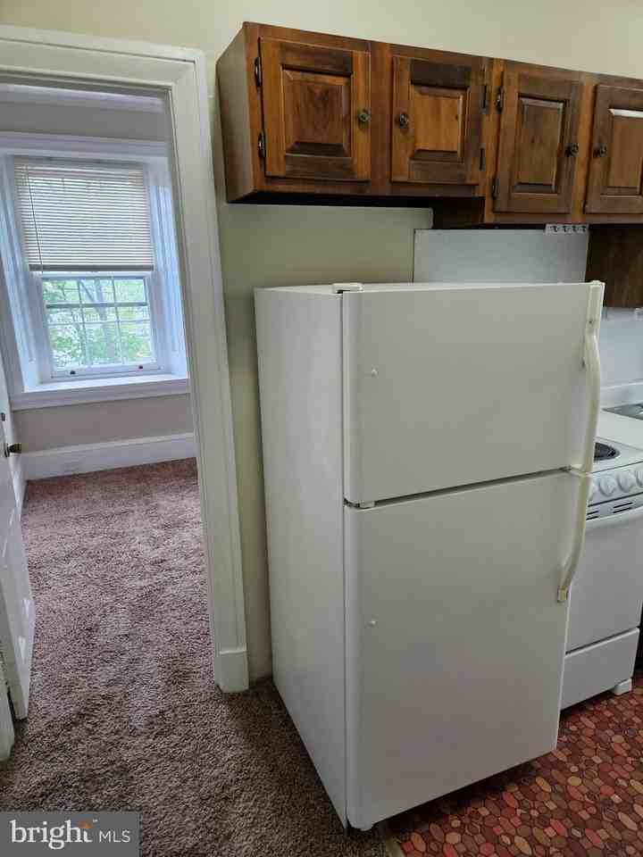 211 S Henderson Rd #3 - Photo 5 of 11