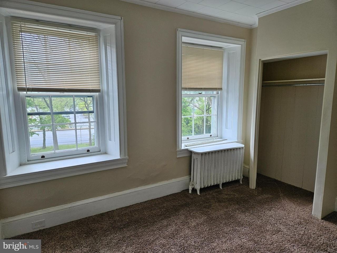 211 S Henderson Rd #3 - Photo 7 of 11