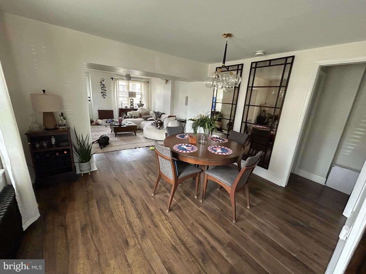 153 W 6th Ave - Photo 3 of 20