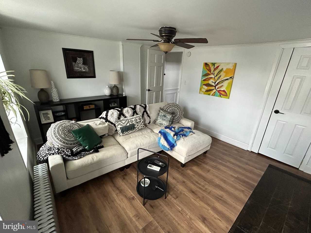 153 W 6th Ave - Photo 4 of 20