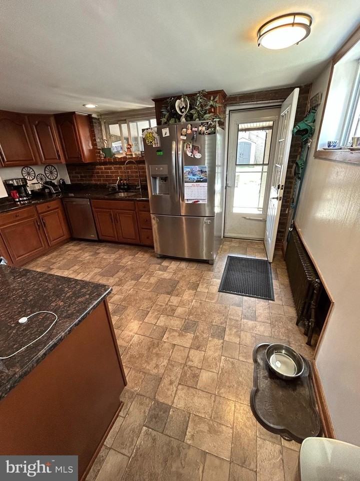 153 W 6th Ave - Photo 6 of 20