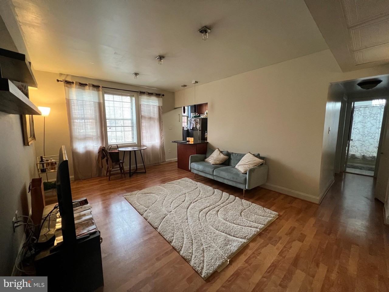 1808 N Queens Ln #4-212 - Photo 2 of 8