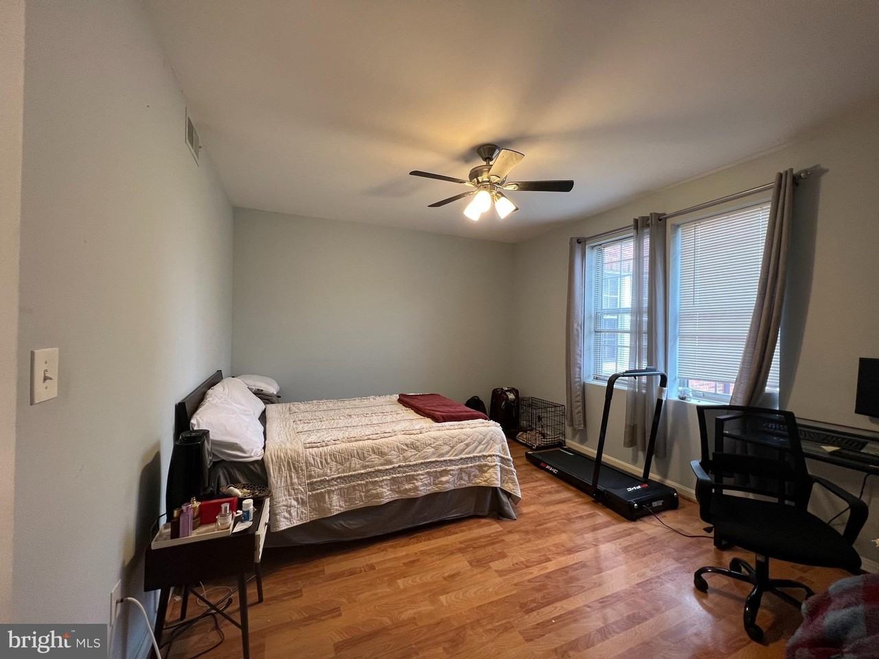 1808 N Queens Ln #4-212 - Photo 6 of 8
