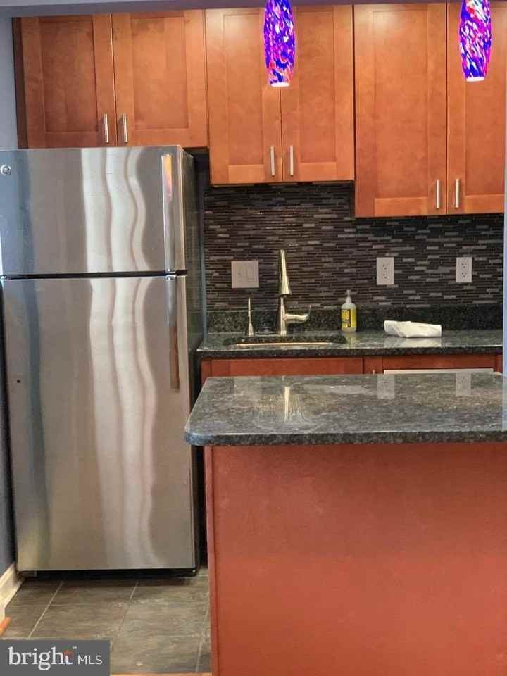 1808 N Queens Ln #4-212 - Photo 7 of 8