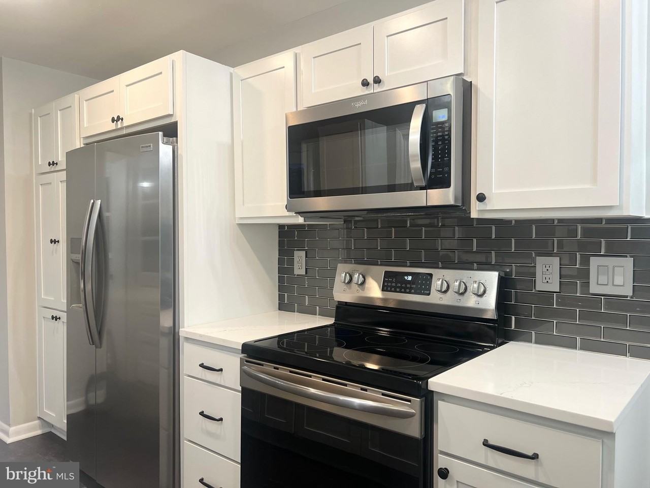 7389 Bunker Hill Rd - Photo 2 of 50
