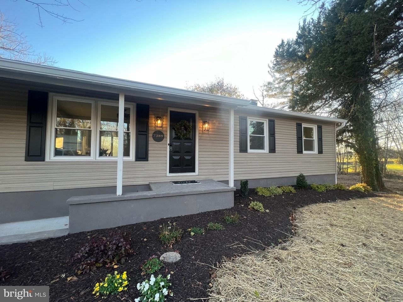 7389 Bunker Hill Rd - Photo 3 of 50