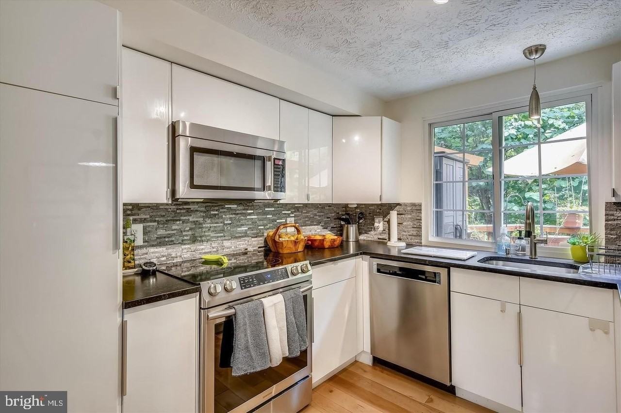 2115 Preston Square Ct - Photo 3 of 29