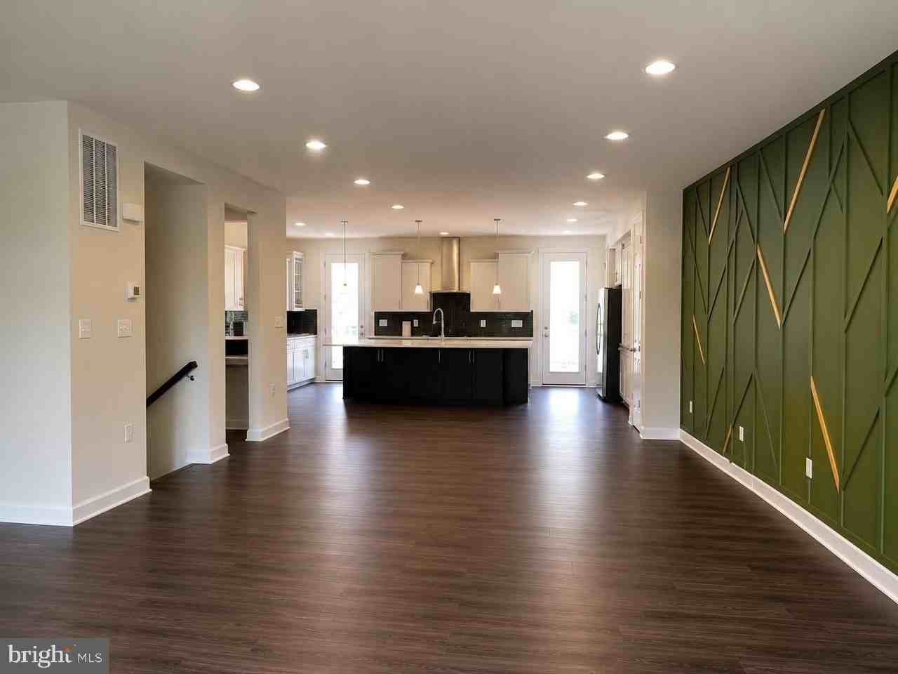 4118 Elmwood St - Photo 5 of 12