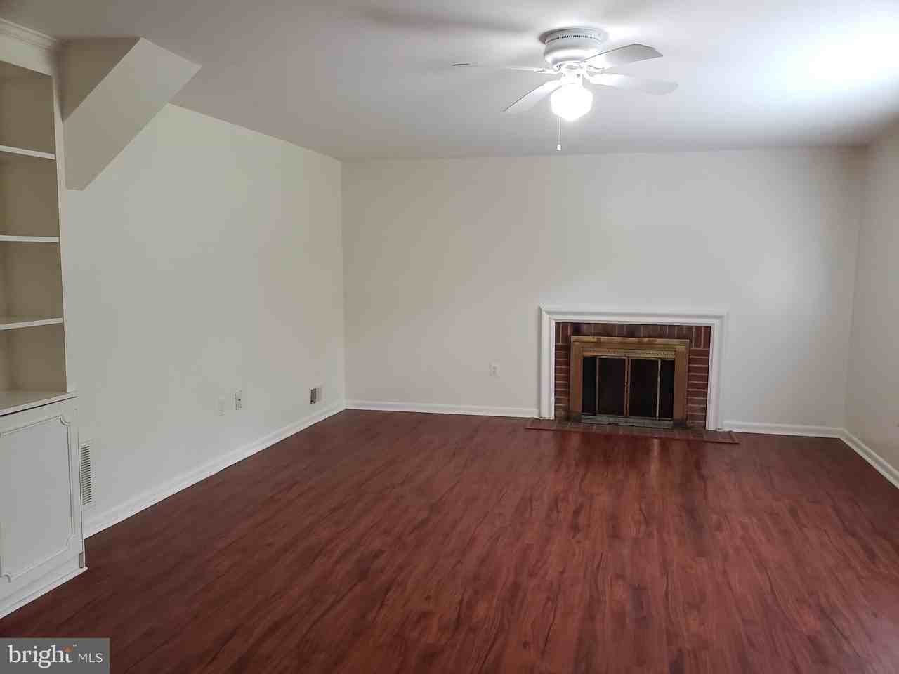 6916 Churchill Rd - Photo 3 of 32