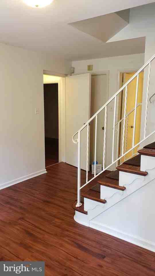 6916 Churchill Rd - Photo 5 of 32