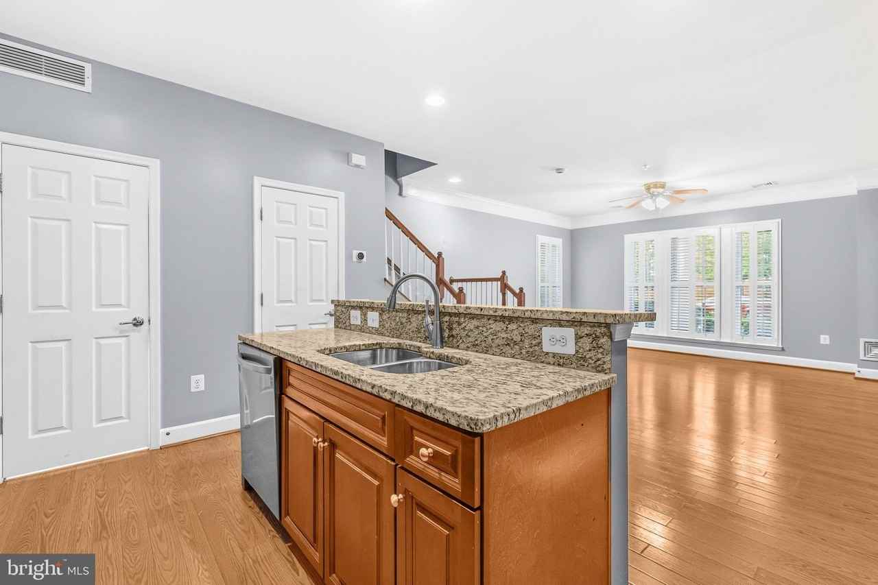 2392 Brookmoor Ln - Photo 6 of 19