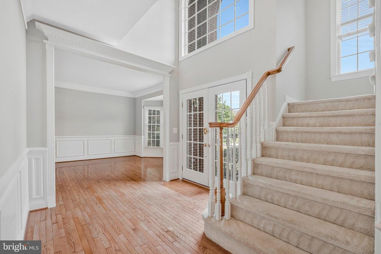 5834 Seven Pines Ct - Photo 4 of 46