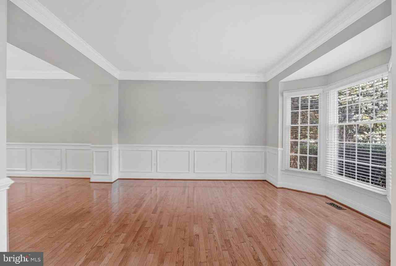 5834 Seven Pines Ct - Photo 6 of 46