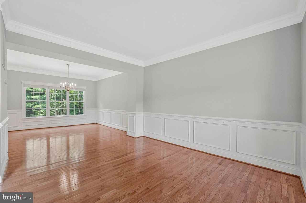 5834 Seven Pines Ct - Photo 7 of 46