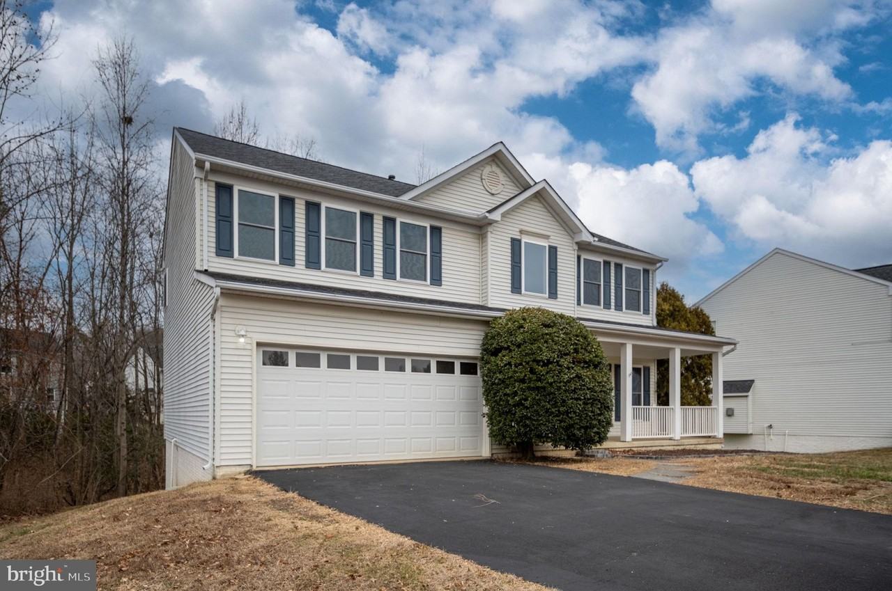 8 Newport Ct - Photo 6 of 50