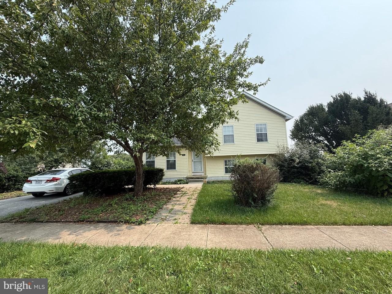 305 Crosswinds Dr - Photo 2 of 17