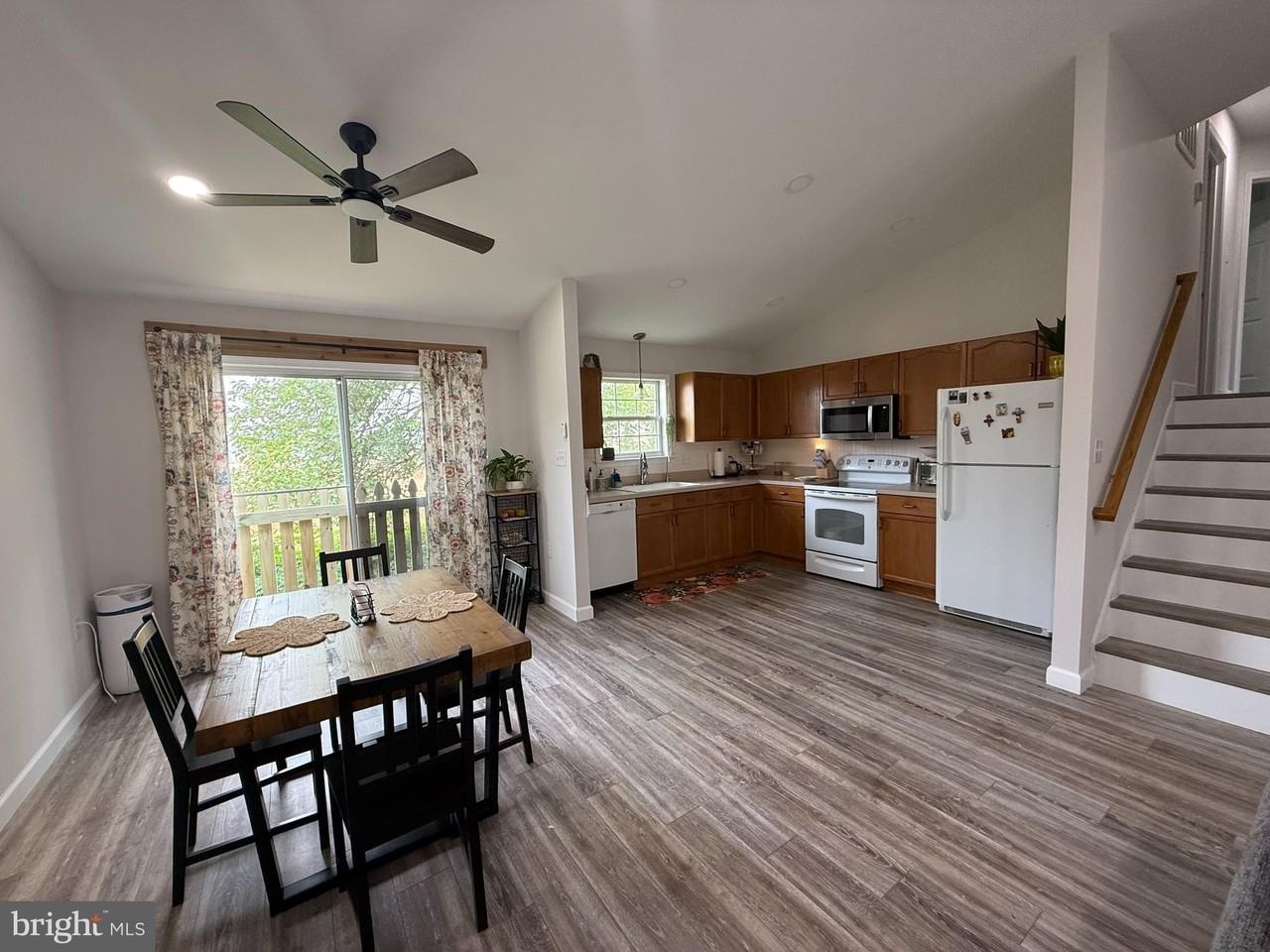 305 Crosswinds Dr - Photo 6 of 17