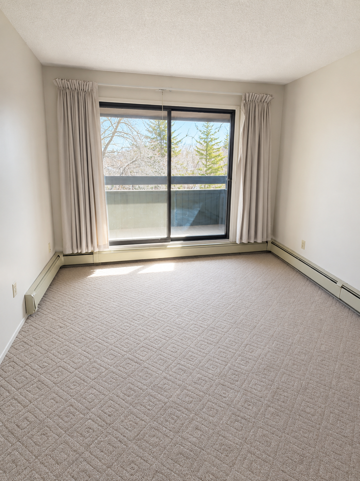 10601 100 St #111PR - Photo 3 of 18