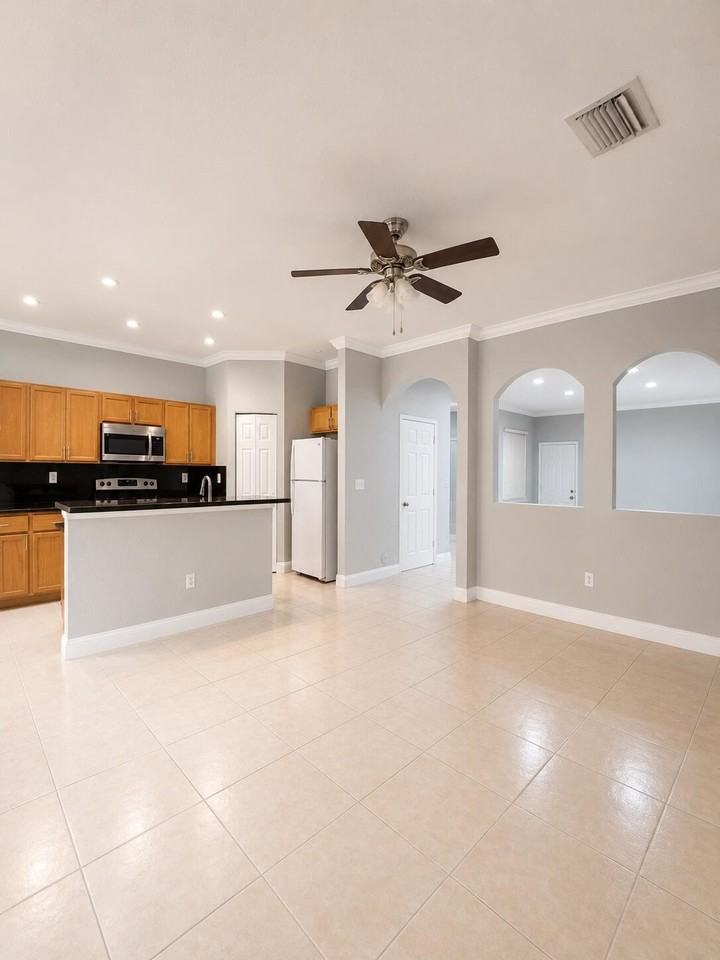 13121 Sw 44th St #12102 - Photo 4 of 29