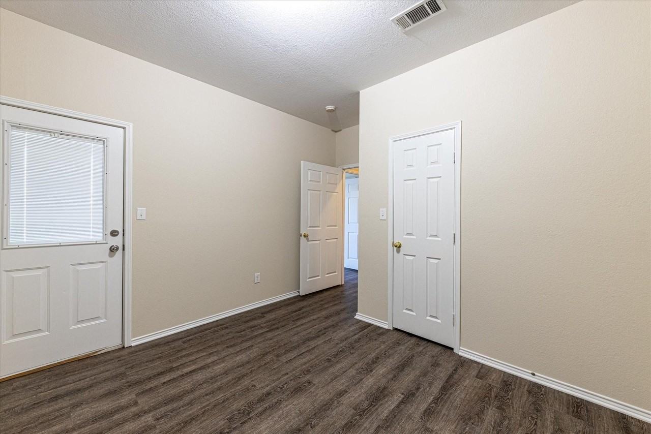 Collett Ct #102 - Photo 7 of 43