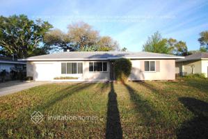 featured image of 210 S Comet Ave