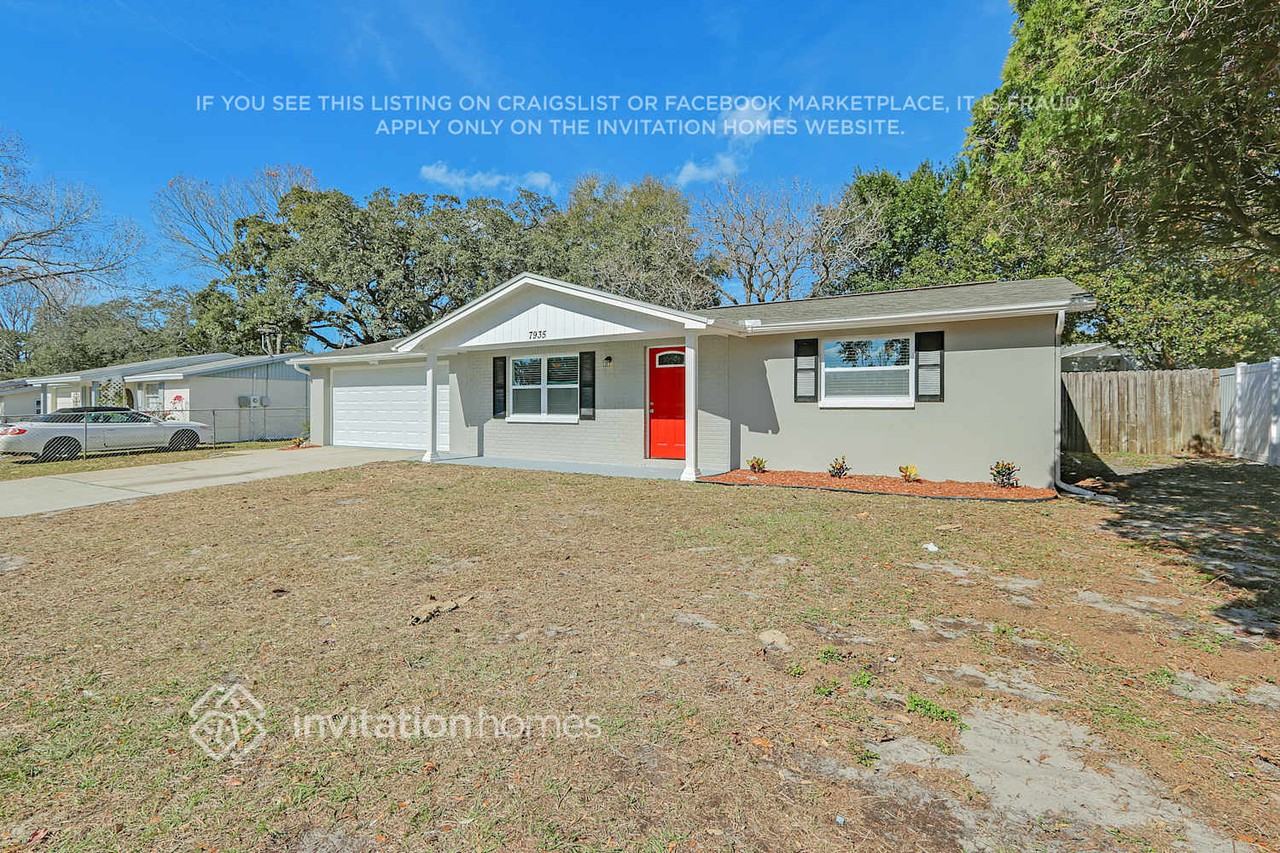 7935 Fox Hollow Dr - Photo 3 of 26