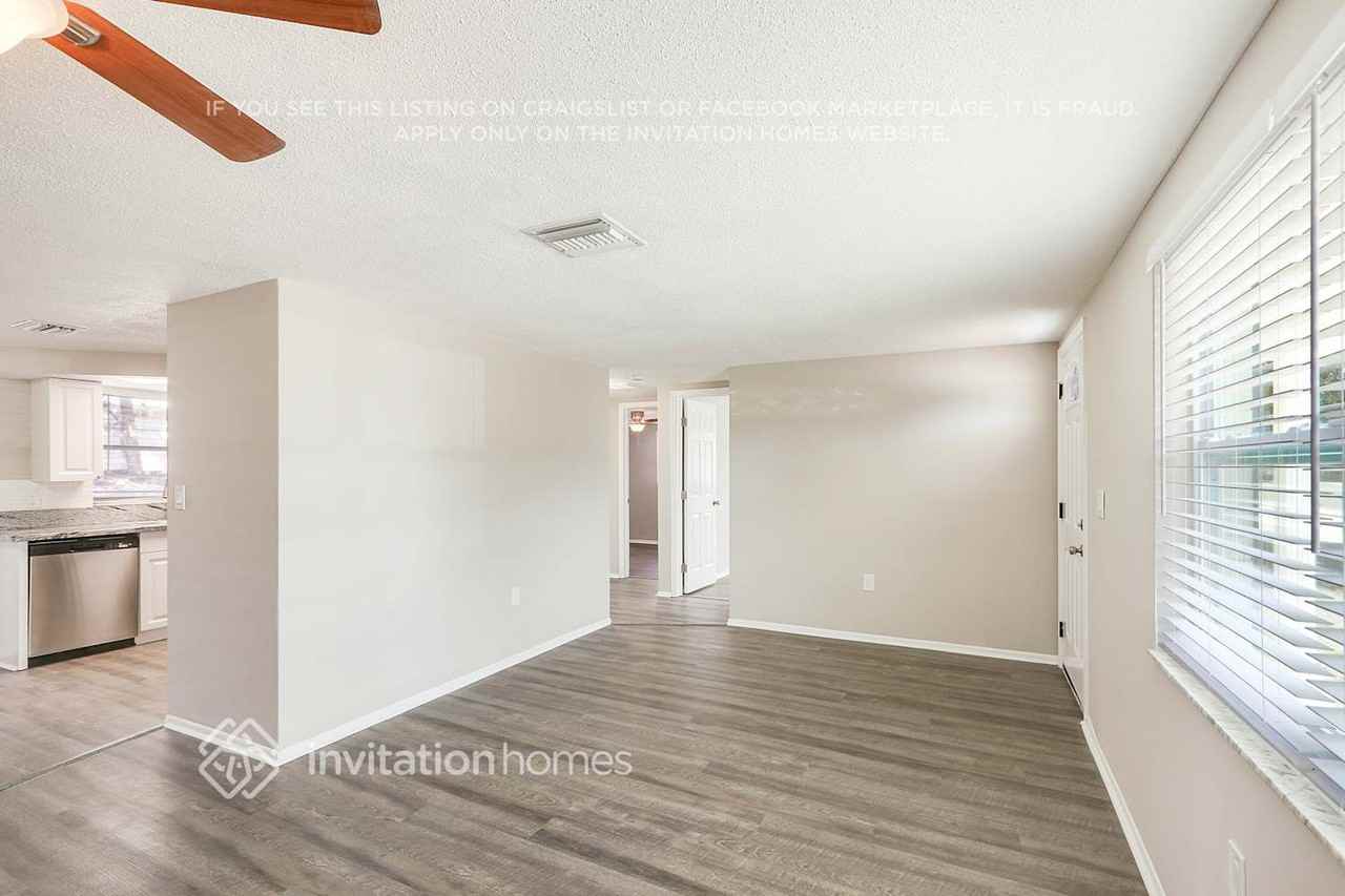 7935 Fox Hollow Dr - Photo 7 of 26