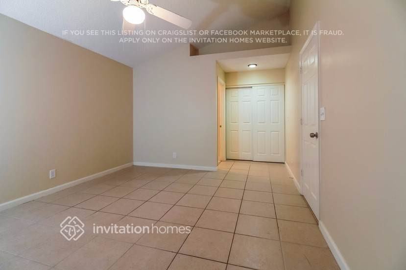 6821 Nw 28th Pl - Photo 5 of 14