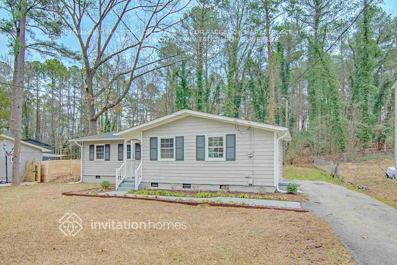 1100 Chatham Ln - Photo 3 of 28