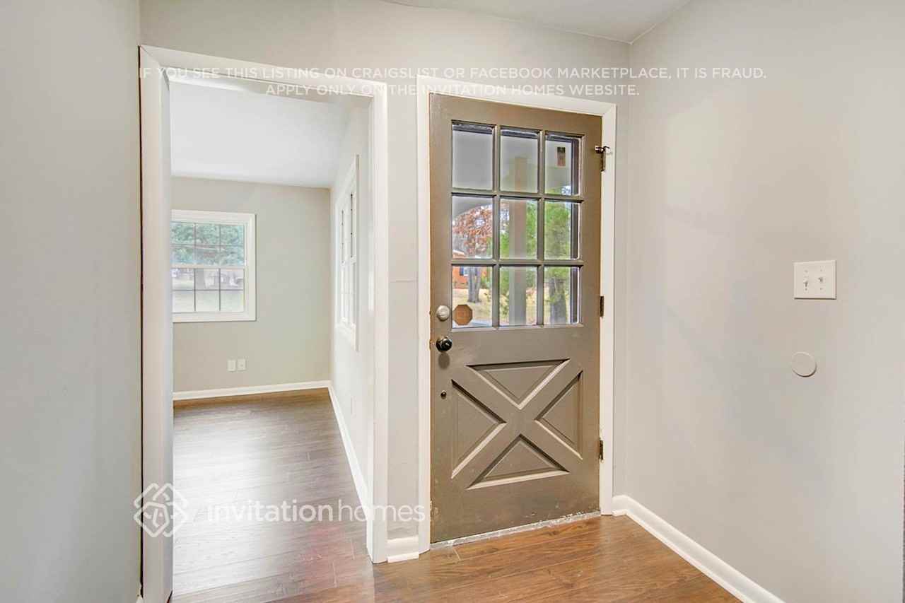 1100 Chatham Ln - Photo 4 of 28