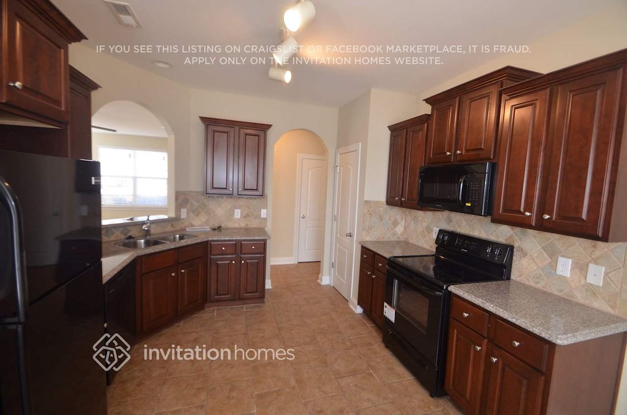 13100 Windy Lea Ln - Photo 6 of 22