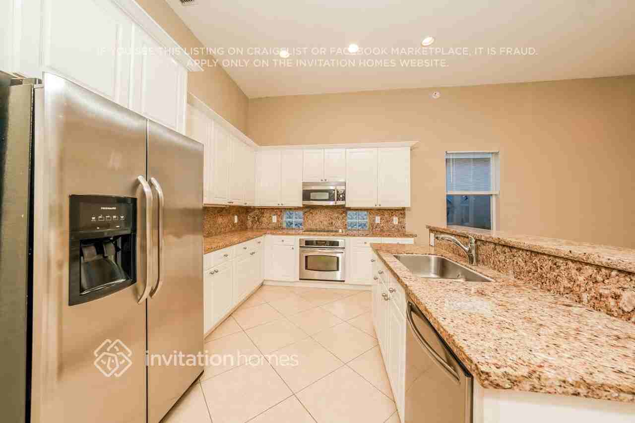 18696 Ocean Mist Dr - Photo 4 of 17