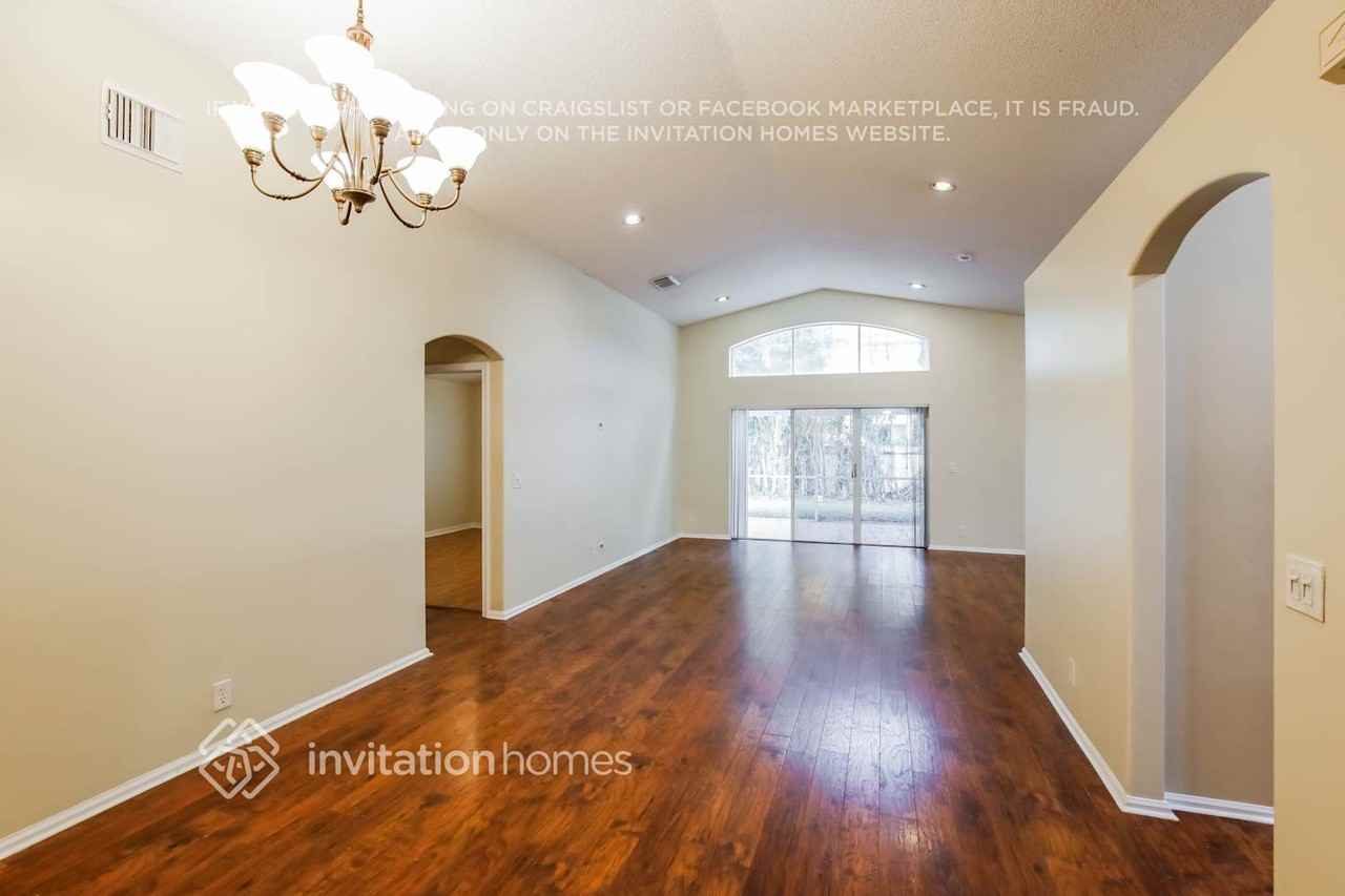 4912 Sw 32nd Way - Photo 5 of 17