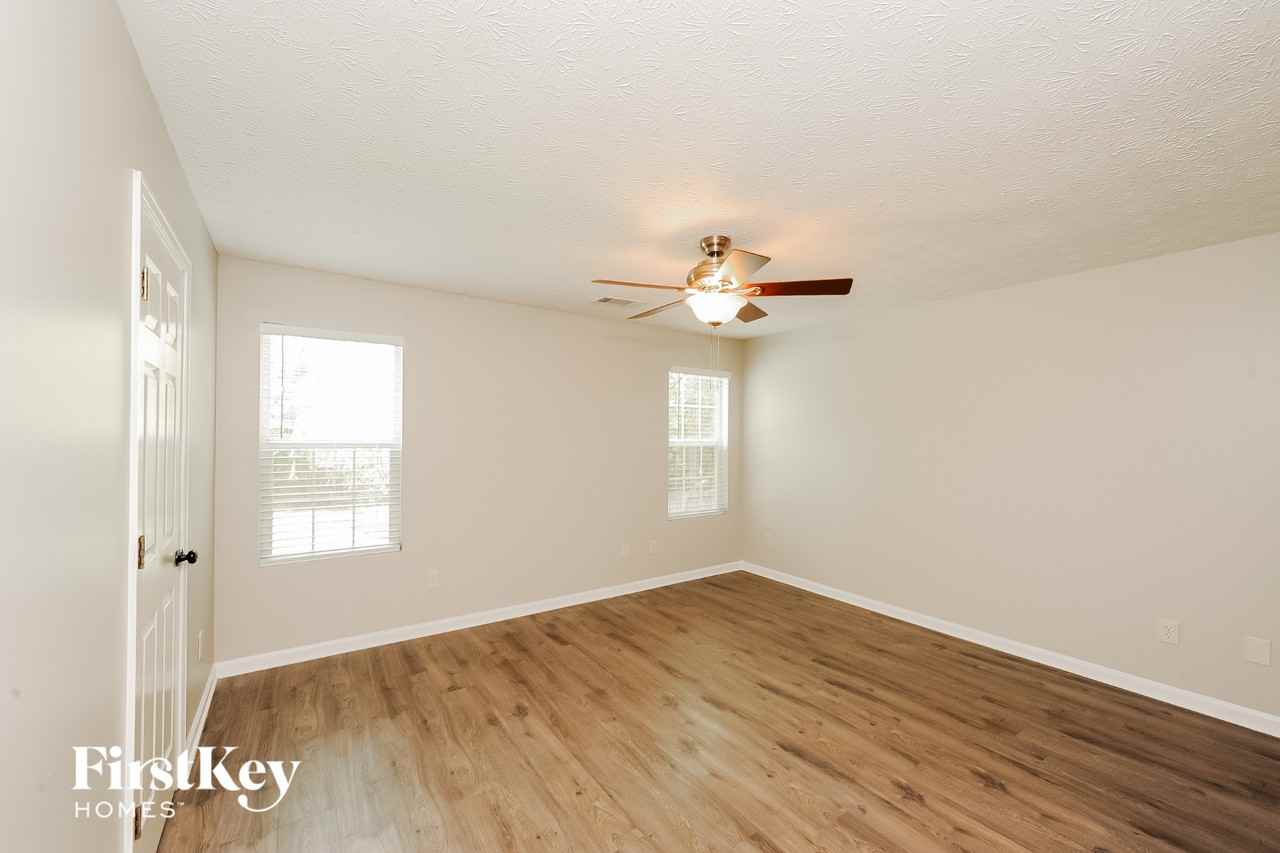 5255 Hillcrest Glenn Dr - Photo 7 of 15