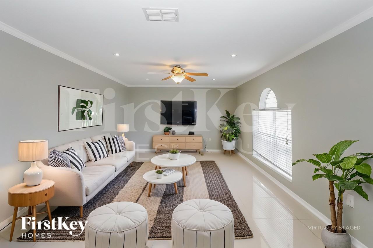 3108 Sky St - Photo 3 of 19