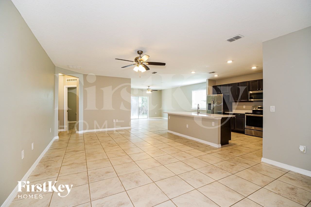 3920 Scotland St - Photo 2 of 19